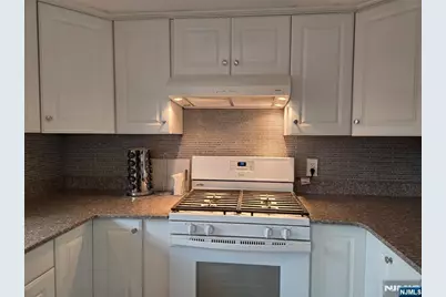 1315 Anderson Avenue 5 #5, Fort Lee, NJ 07024 - Photo 4