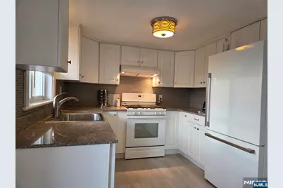 1315 Anderson Avenue 5 #5, Fort Lee, NJ 07024 - Photo 1