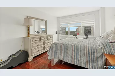 2000 Linwood Avenue 16V #16V, Fort Lee, NJ 07024 - Photo 18