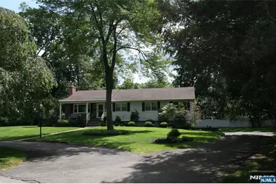 452 Glendale Road, Wyckoff Township, NJ 07481 - Photo 2