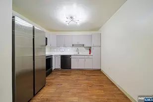 240 Village Circle Dr 1131, Fort Lee, NJ 07024 - Photo 12