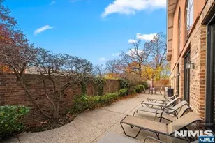 240 Village Circle Dr 1131, Fort Lee, NJ 07024 - Photo 24