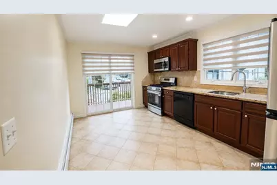 44 Delia Boulevard B #B, Palisades Park, NJ 07650 - Photo 6