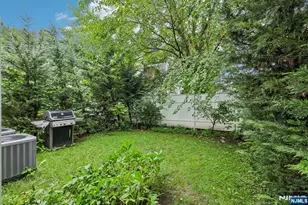 14 Valley Pl, Edgewater, NJ 07020 - Photo 34
