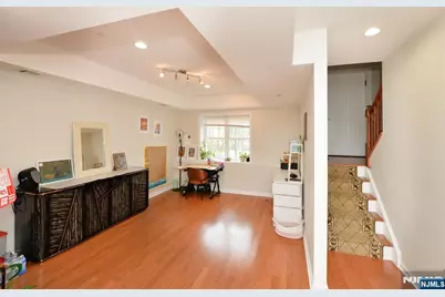 120 Chestnut Street B #B, Rutherford, NJ 07070 - Photo 4