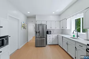 42 Lawrence St, Bloomfield, NJ 07003 - Photo 10