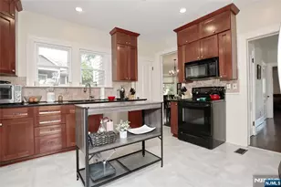 142 Wyckoff Ave, Waldwick, NJ 07463 - Photo 16