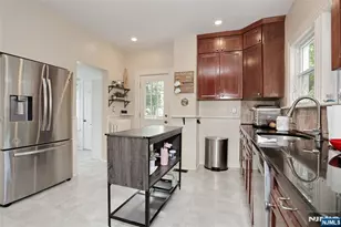 142 Wyckoff Ave, Waldwick, NJ 07463 - Photo 14