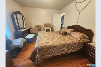 499 Jauncey Avenue, Lyndhurst Township, NJ 07071 - Photo 16