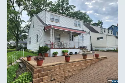 499 Jauncey Avenue, Lyndhurst Township, NJ 07071 - Photo 4