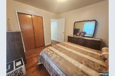 499 Jauncey Avenue, Lyndhurst Township, NJ 07071 - Photo 12