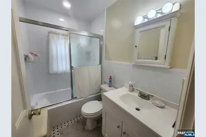 499 Jauncey Avenue, Lyndhurst Township, NJ 07071 - Photo 14