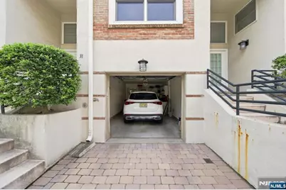 31 Grand Cove Way E31 #E31, Edgewater, NJ 07020 - Photo 26