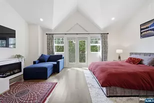 31 Grand Cove Way E31, Edgewater, NJ 07020 - Photo 14