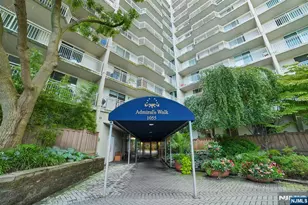 1055 River Road 312, Edgewater, NJ 07020 - Photo 2