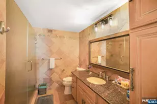 1055 River Road 312, Edgewater, NJ 07020 - Photo 24