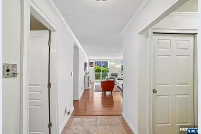 1055 River Road 312 #312, Edgewater, NJ 07020 - Photo 4