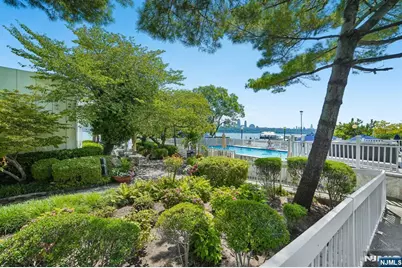1055 River Road 312 #312, Edgewater, NJ 07020 - Photo 36