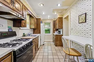 61 N Monroe St, Ridgewood, NJ 07450 - Photo 6