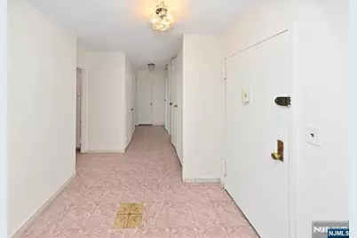 2200 N Central Road 14T #14T, Fort Lee, NJ 07024 - Photo 4