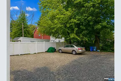 52 Thomas, Bloomfield, NJ 07003 - Photo 38