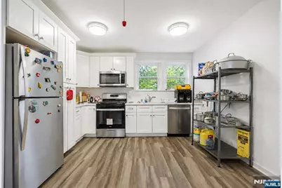 52 Thomas, Bloomfield, NJ 07003 - Photo 2