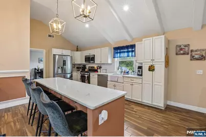 114 Hobart Avenue, Rutherford, NJ 07070 - Photo 10