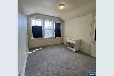 51 E Clinton Avenue, Bergenfield, NJ 07621 - Photo 8