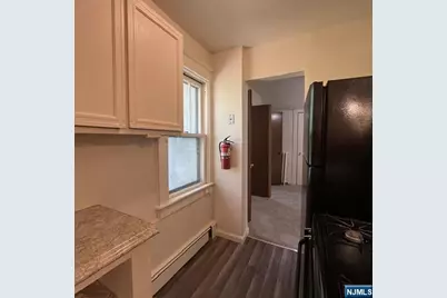 51 Clinton Avenue, Bergenfield, NJ 07621 - Photo 20