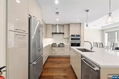 100 Eton Row 203 #203, Weehawken, NJ 07086 - Photo 6