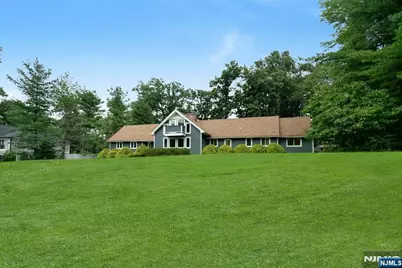 15 Candlestick Lane, Upper Saddle River, NJ 07458 - Photo 2