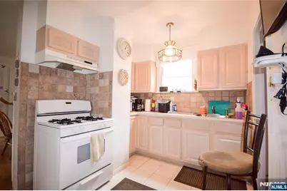35 Hilton Street, Clifton, NJ 07011 - Photo 8