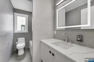 712 Undercliff Ave, Edgewater, NJ 07020 - Photo 32