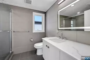 712 Undercliff Ave, Edgewater, NJ 07020 - Photo 38