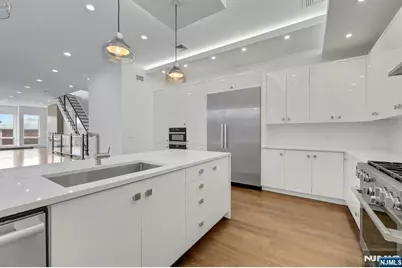 712 Undercliff Avenue, Edgewater, NJ 07020 - Photo 18