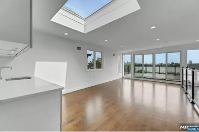 712 Undercliff Avenue, Edgewater, NJ 07020 - Photo 40