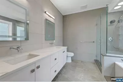 712 Undercliff Avenue, Edgewater, NJ 07020 - Photo 24