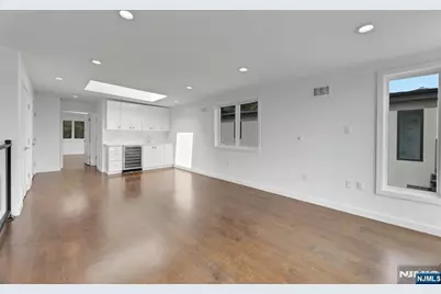 712 Undercliff Avenue, Edgewater, NJ 07020 - Photo 42