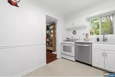 37 Forest Avenue, Nutley, NJ 07110 - Photo 6