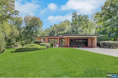 170 Pulis Avenue, Franklin Lakes, NJ 07417 - Photo 4