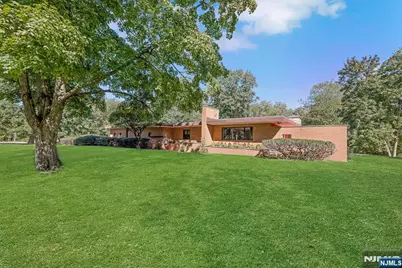 170 Pulis Avenue, Franklin Lakes, NJ 07417 - Photo 2