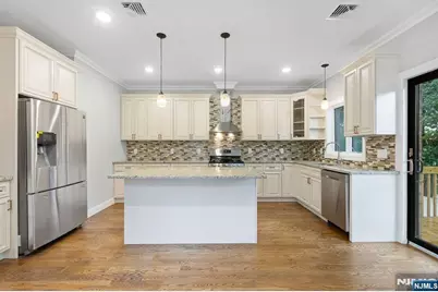 457 Lincoln Avenue 457 #457, Cliffside Park, NJ 07010 - Photo 6
