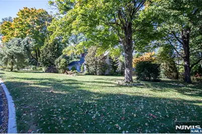 10 Locust Lane, Mahwah, NJ 07430 - Photo 26