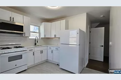 19 Florence Street 2 #2, Englewood, NJ 07631 - Photo 2