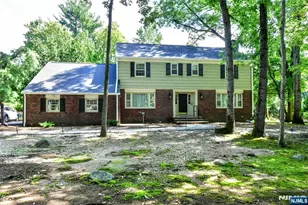 388 Carriage Ln, Wyckoff Township, NJ 07481 - Photo 1
