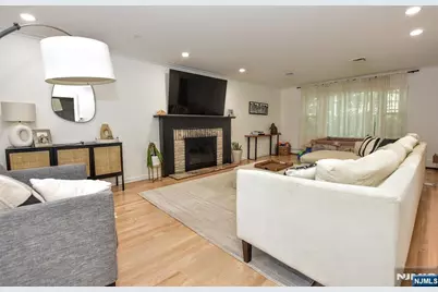 388 Carriage Lane, Wyckoff Township, NJ 07481 - Photo 12