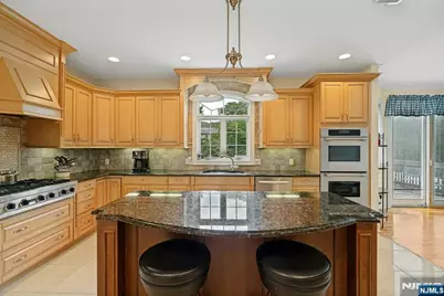 87 Linden Avenue, Emerson, NJ 07630 - Photo 10