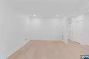 35 16th St, East Orange, NJ 07017 - Photo 8