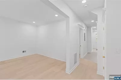 35 16th Street, East Orange, NJ 07017 - Photo 4