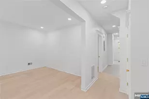 35 16th St, East Orange, NJ 07017 - Photo 4